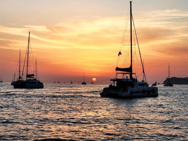 CATAMARAN 2